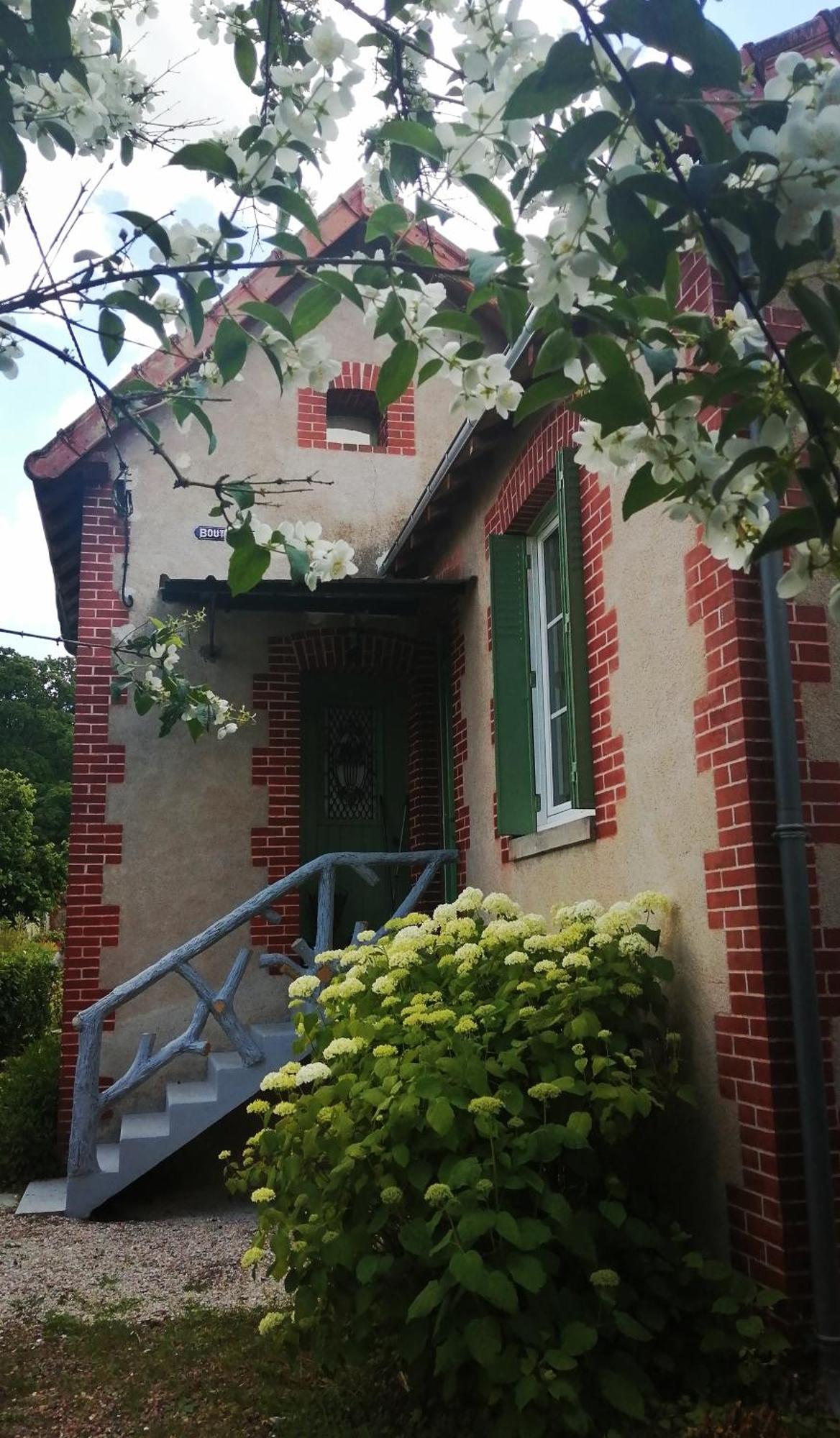 Maison " Bouton D'Or" Au Bord De L'Eau, A 10 Mn De Tours , Meuble Classe Une Etoile Saint-Avertin Exteriér fotografie